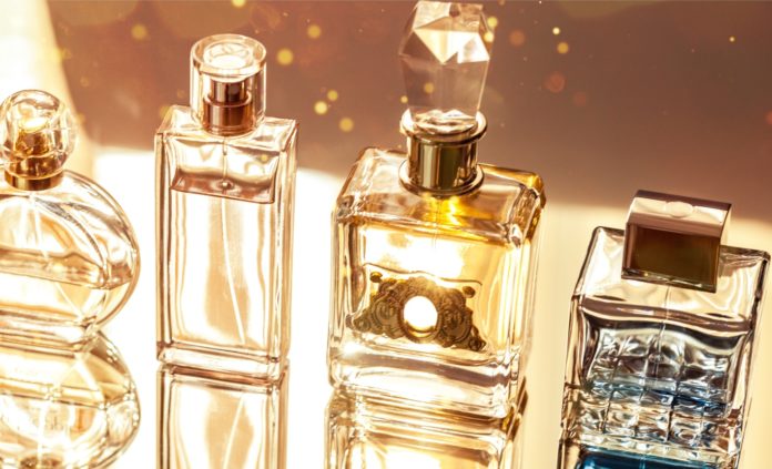 Flakony z perfumami Flakony z perfumami