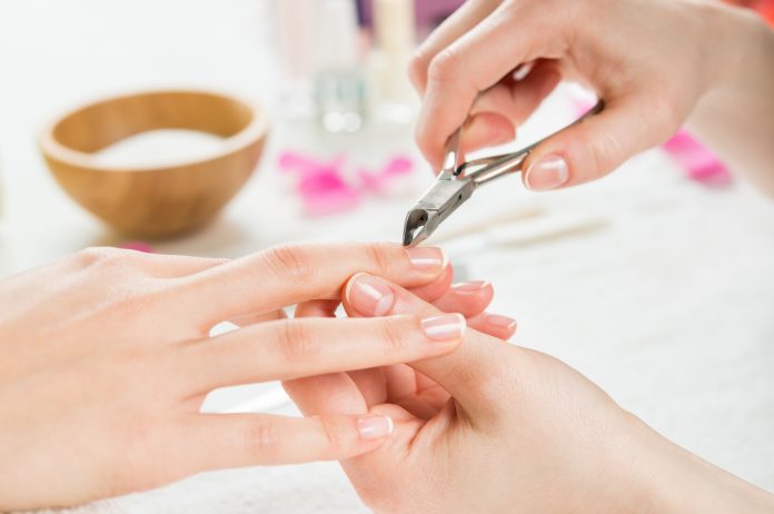 manicure klasyczny