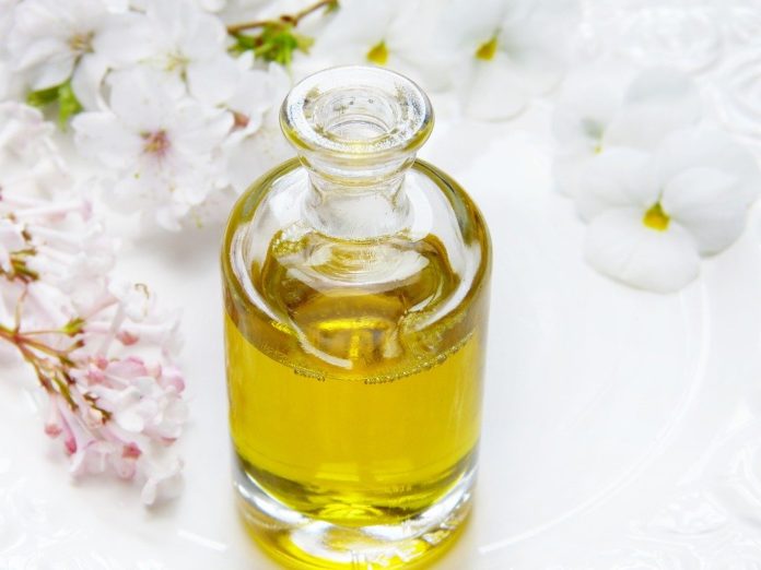 odlewka perfum w szklanej buteleczce odlewka perfum w szklanej buteleczce